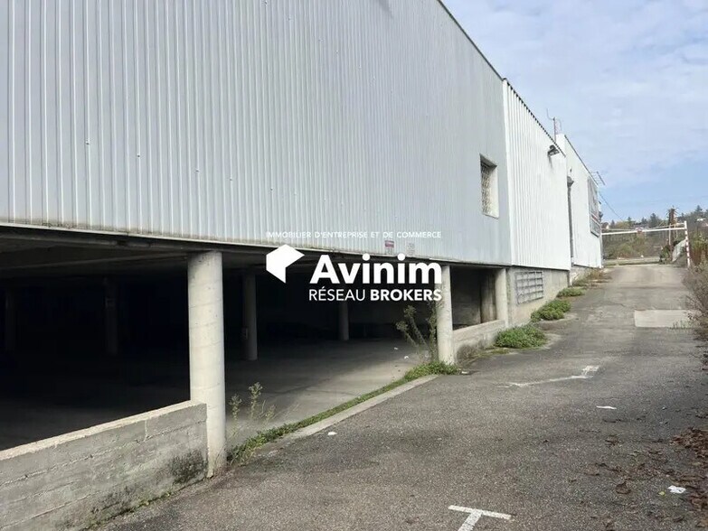 Local commercial dans Châteauvilain à vendre - Photo de l’immeuble – Image 2 sur 3