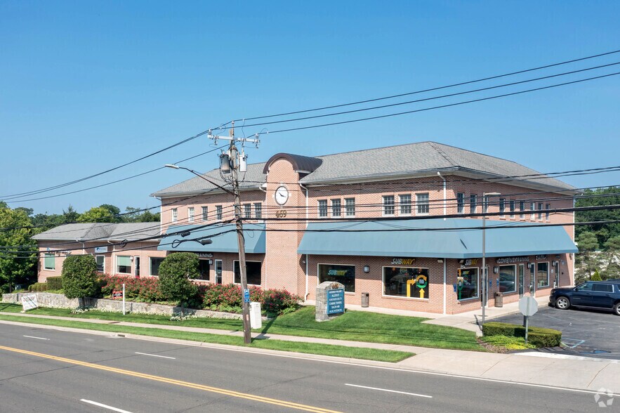 469 W Putnam Ave, Greenwich, CT à louer - Photo principale – Image 2 sur 15