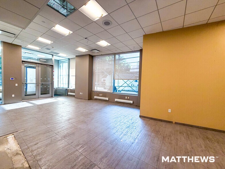 81 Fleet Pl, Brooklyn, NY à louer - Photo de l’immeuble – Image 3 sur 3