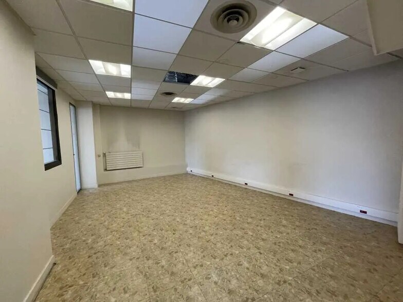 Local commercial dans Compiègne à louer - Photo de l’immeuble – Image 3 sur 5