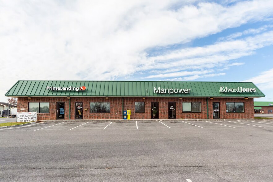 253-261 Aikens Ctr, Martinsburg, WV à louer - Photo de l’immeuble – Image 2 sur 3