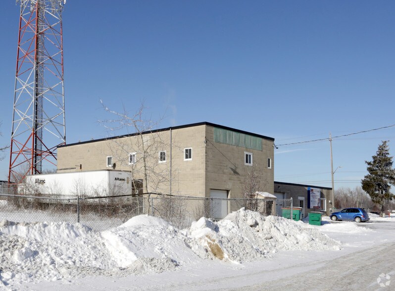 978 Bishop St N, Cambridge, ON à louer - Photo de l’immeuble – Image 2 sur 2