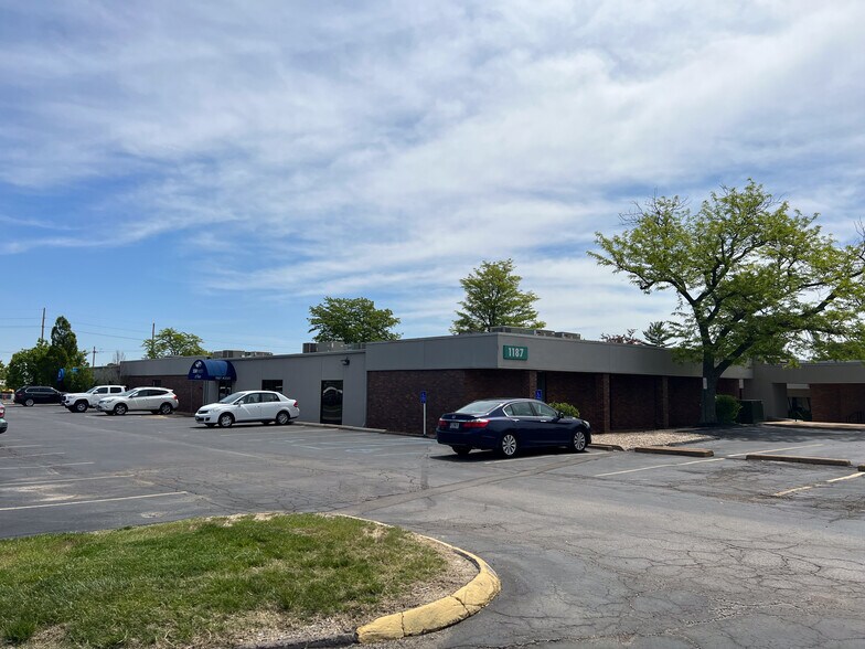1187 Corporate Lake Dr, Creve Coeur, MO à louer - Photo de l’immeuble – Image 3 sur 4