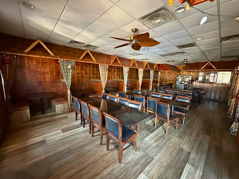 2238 Gulf Gate Dr, Sarasota, FL à vendre - Photo intérieure – Image 2 sur 20