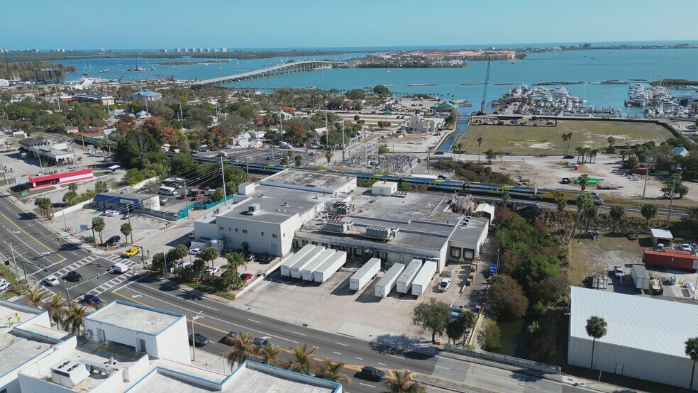 330 N US Highway 1, Fort Pierce, FL à vendre - Vidéo sur l’annonce professionnelle – Image 3 sur 19