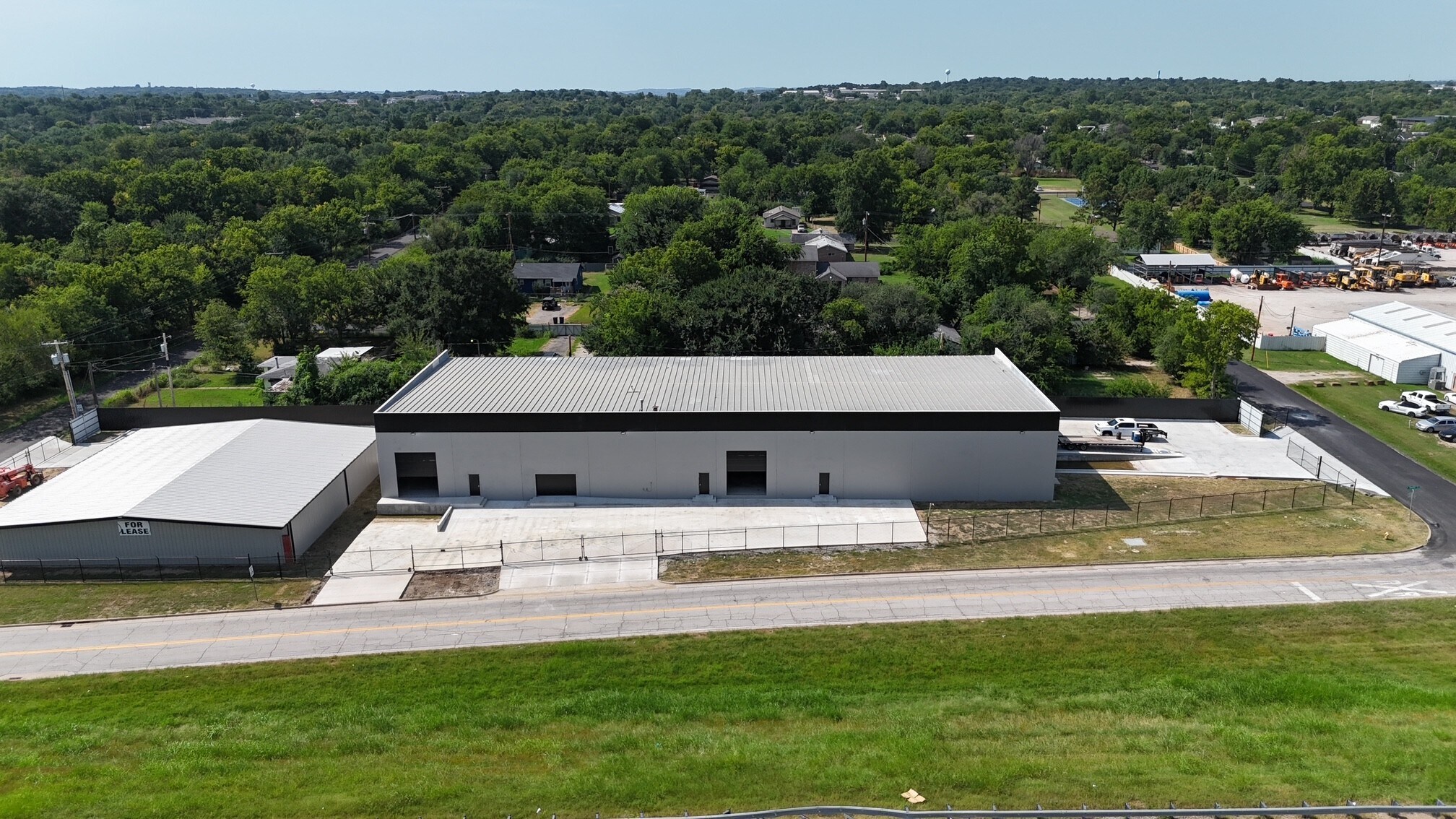 3705 W Skelly Dr, Tulsa, OK à louer Photo de l’immeuble– Image 1 sur 8