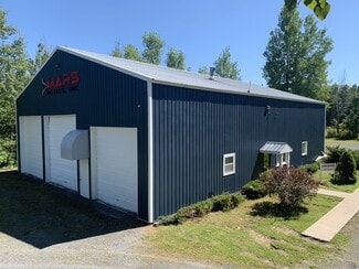 Plus de détails pour 30 Harvey Way, Plattsburgh, NY - Industriel/Logistique à vendre