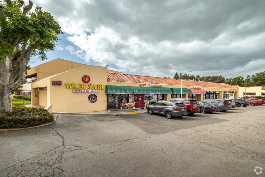 23351-23487 Golden Springs Dr, Diamond Bar, CA à louer - Photo principale – Image 1 sur 11