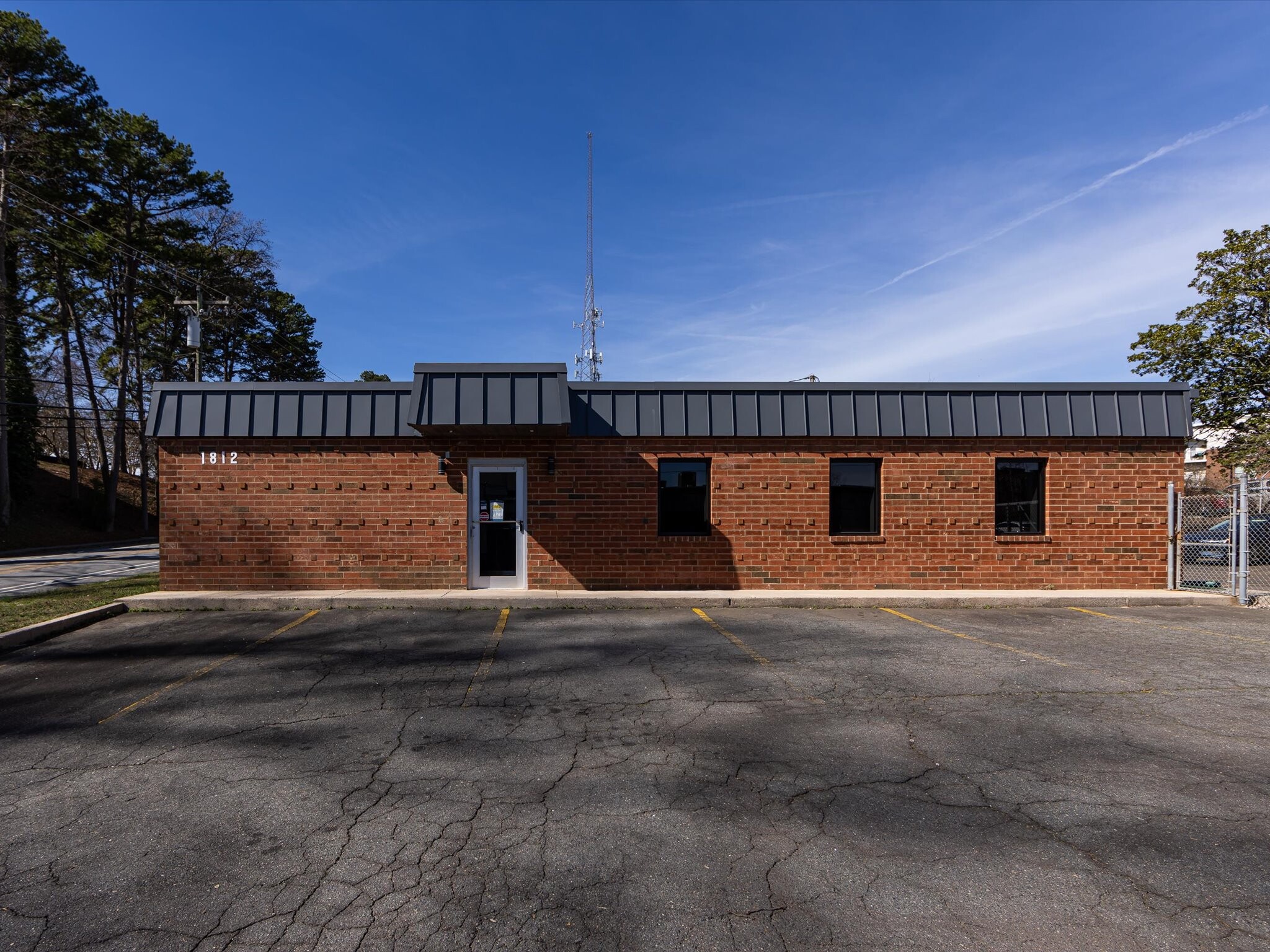 1812 W Morehead St, Charlotte, NC à louer Photo de l’immeuble– Image 1 sur 32