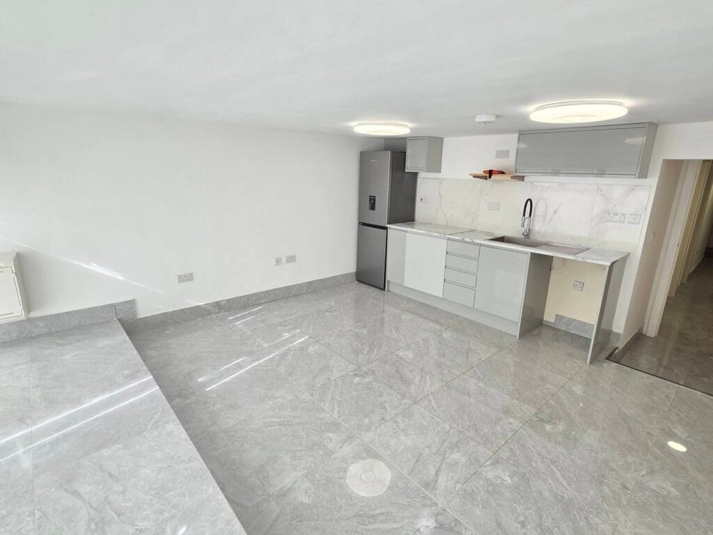 122-122A Finchley Rd, Londres à louer Photo intérieure– Image 1 sur 14