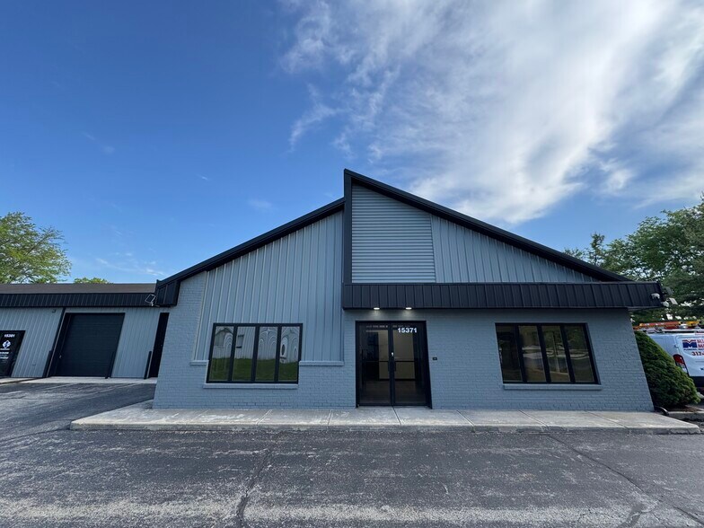 15371 Stony Creek Way, Noblesville, IN à louer - Photo de l’immeuble – Image 3 sur 19