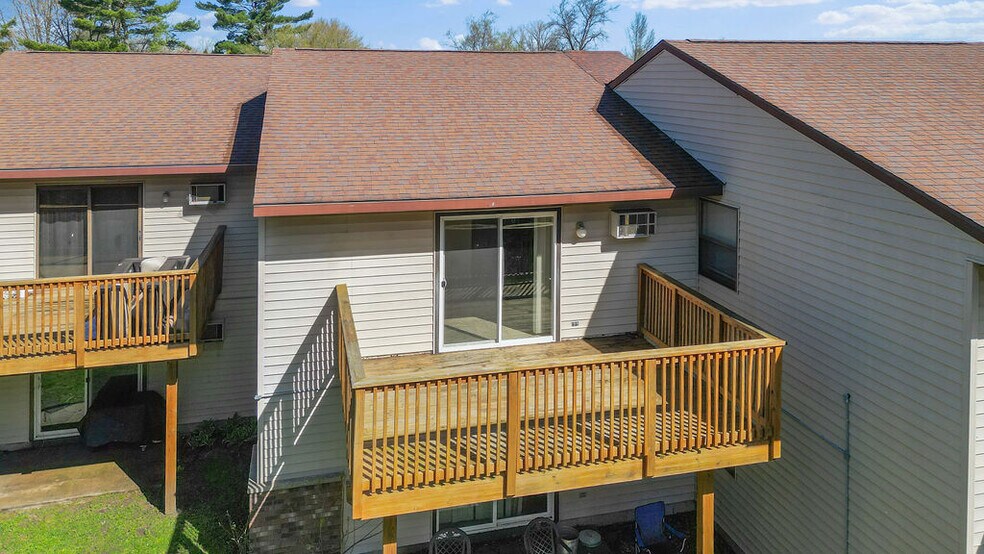 305 2nd St N, Stevens Point, WI à vendre - Photo de l’immeuble – Image 3 sur 28