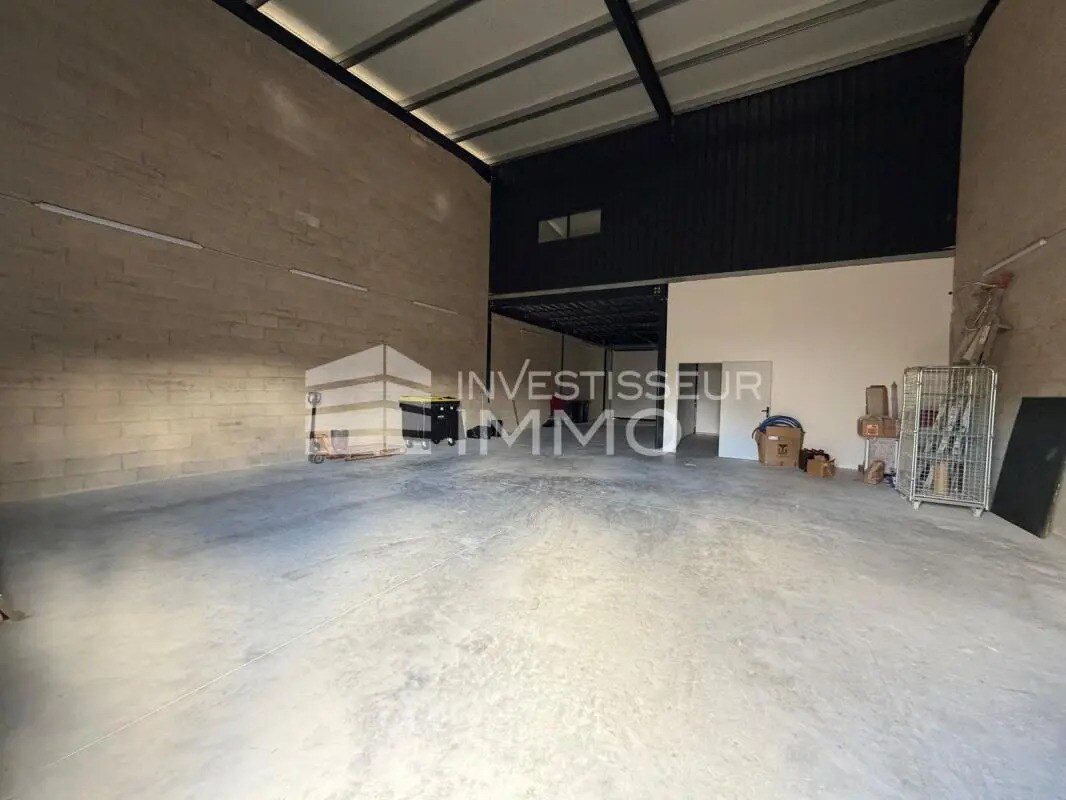 Local d’activités dans Pontault-Combault à louer Photo de l’immeuble– Image 1 sur 7