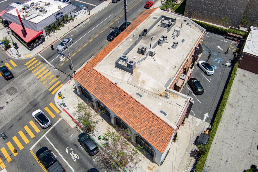 2300-2308 E 4th St, Long Beach, CA à louer - Photo de l’immeuble – Image 3 sur 4
