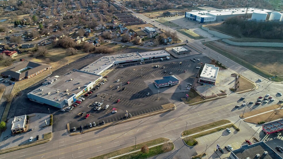 1005-1205 E Kenosha St, Broken Arrow, OK à louer - Aérien – Image 3 sur 12