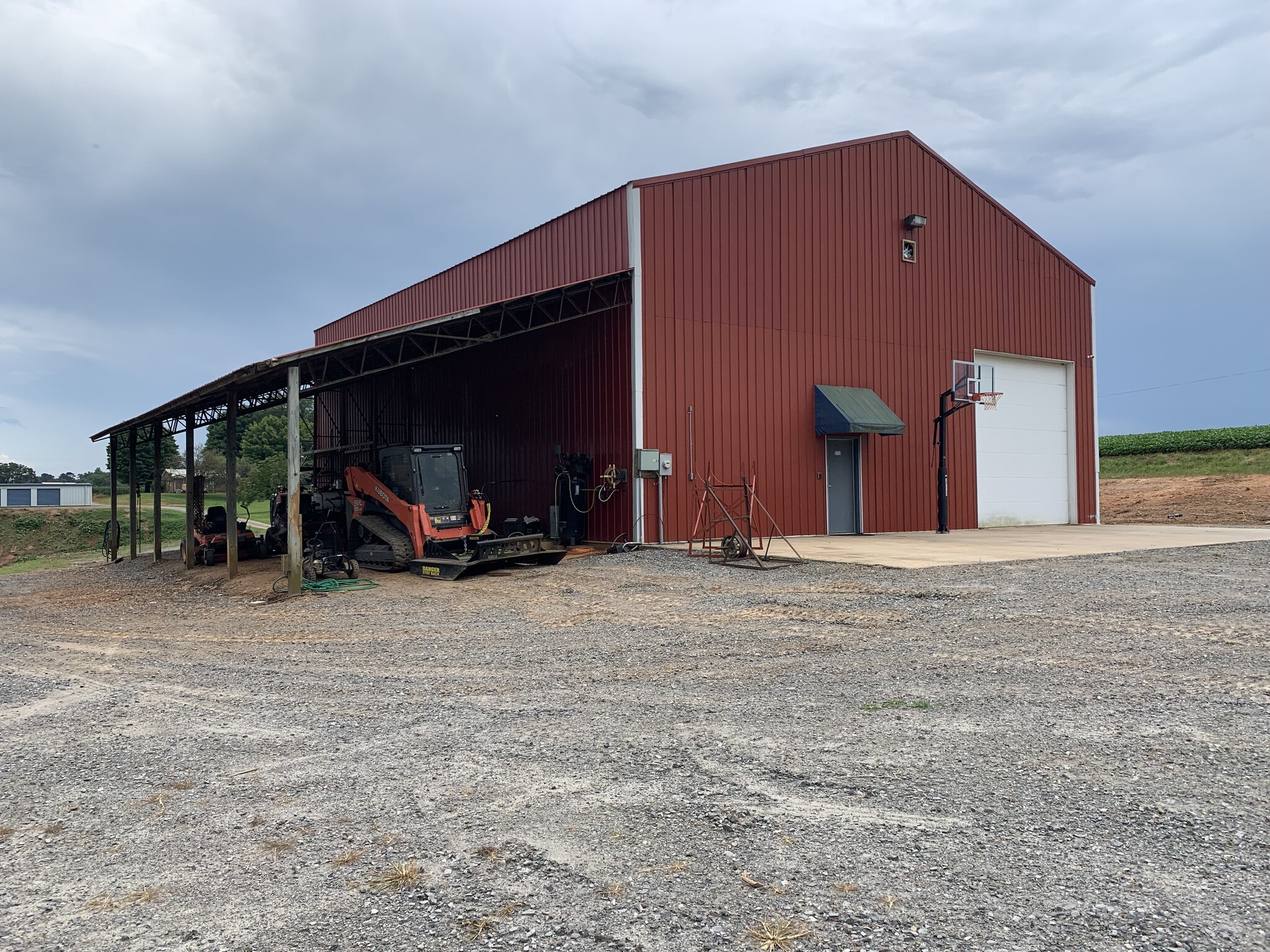 125 Whistle Stop Ln, Dobson, NC à vendre Photo principale– Image 1 sur 23