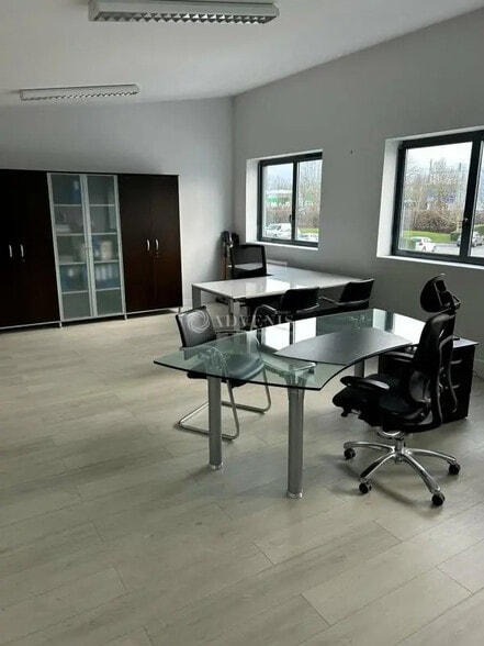 Bureau dans Bois-d'Arcy à vendre - Photo intérieure – Image 2 sur 13