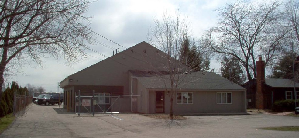 22425 Van Horn Rd, Woodhaven, MI à louer - Photo de l’immeuble – Image 3 sur 3