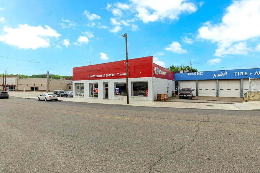 653 Walnut St, East Liverpool, OH à vendre - Photo de l’immeuble – Image 2 sur 10