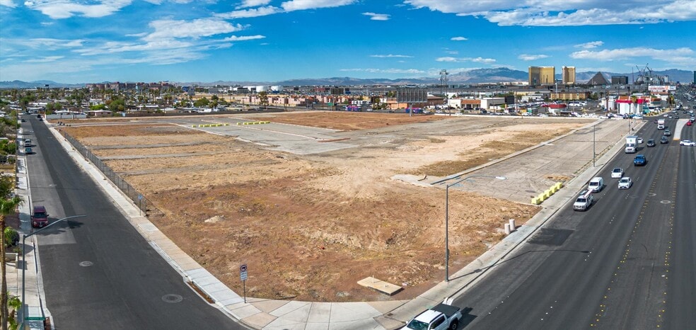 851 E Tropicana Ave, Las Vegas, NV à vendre - Aérien – Image 2 sur 37