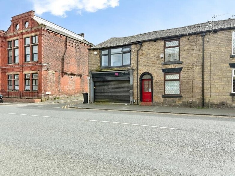 413 Halliwell Rd, Bolton à louer - Photo de l’immeuble – Image 2 sur 3
