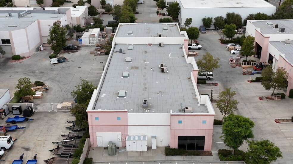 18501 Collier Ave, Lake Elsinore, CA à louer - Photo de l’immeuble – Image 3 sur 4