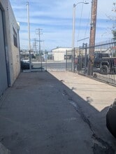 15504 Minnesota Ave, Paramount, CA à louer Photo de l’immeuble– Image 1 sur 4