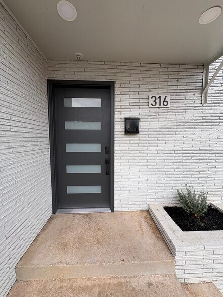 316 Bonner Ave, Tyler, TX à louer - Photo de l’immeuble – Image 2 sur 16