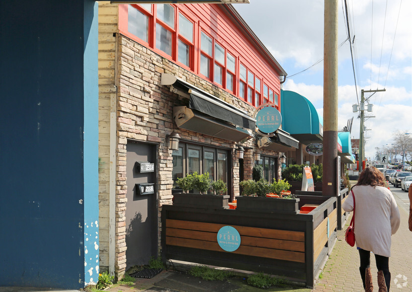 14953-14955 Marine Dr, White Rock, BC à vendre - Photo de l’immeuble – Image 2 sur 4