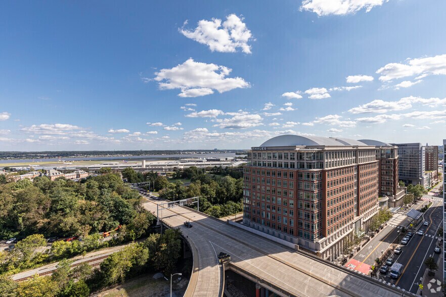 2777 Crystal Dr, Arlington, VA à louer - Aérien – Image 2 sur 25