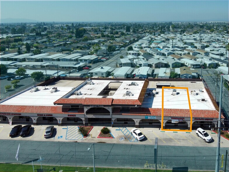 1011-1045 N Azusa Ave, Covina, CA à louer - Photo de l’immeuble – Image 2 sur 8