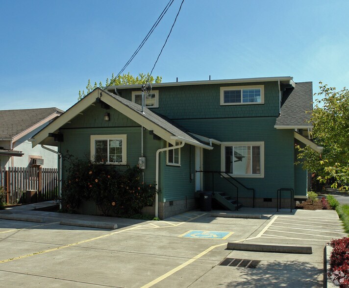 1396 Charnelton St, Eugene, OR à louer - Photo de l’immeuble – Image 2 sur 72