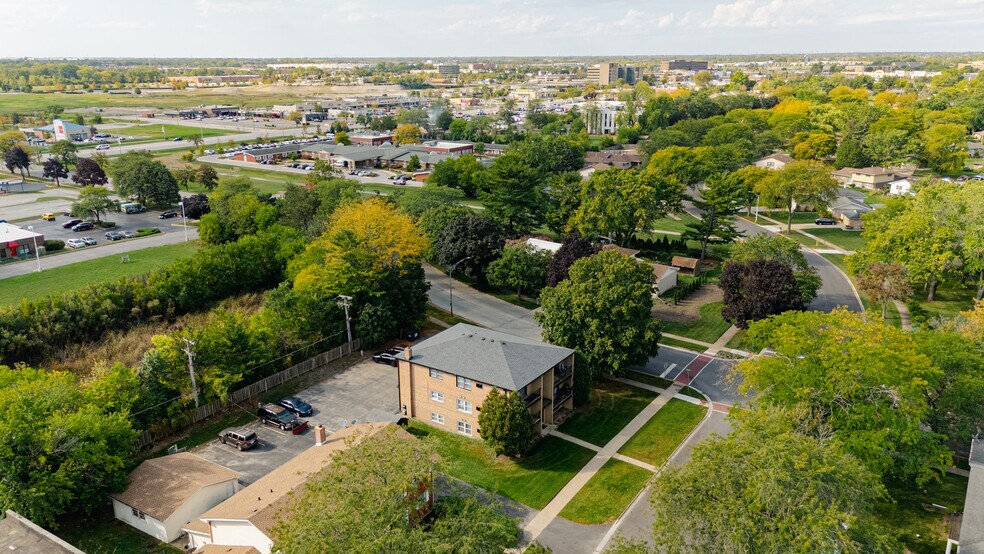 4335 Lindenwood Dr, Matteson, IL à vendre - Photo de l’immeuble – Image 3 sur 16