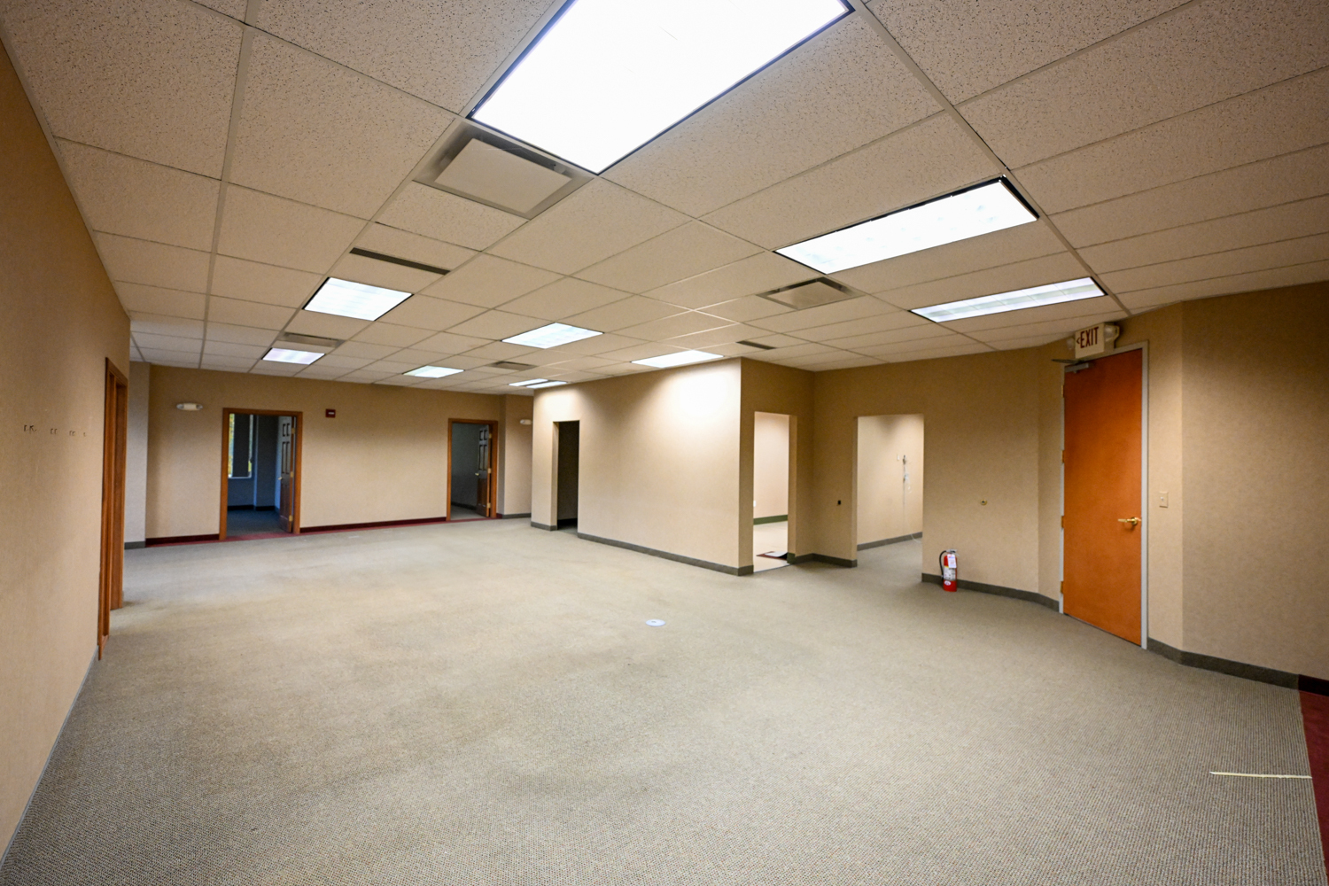 6120 Parkland Blvd, Mayfield Heights, OH à louer Photo intérieure– Image 1 sur 17