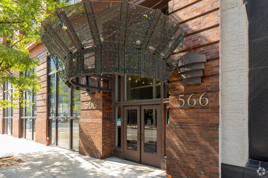 566 W Adams St, Chicago, IL à louer - Photo de l’immeuble – Image 1 sur 18