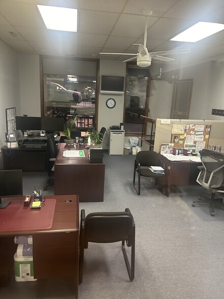 24 Sheridan Ave, Ho Ho Kus, NJ à louer - Photo de l’immeuble – Image 2 sur 8