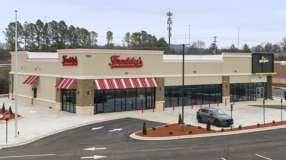 7003 Cabela Dr Nw, Huntsville, AL à louer - Photo de l’immeuble – Image 2 sur 4