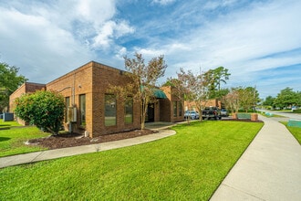 29 Leinbach Dr, Charleston, SC à louer Photo de l’immeuble– Image 1 sur 20
