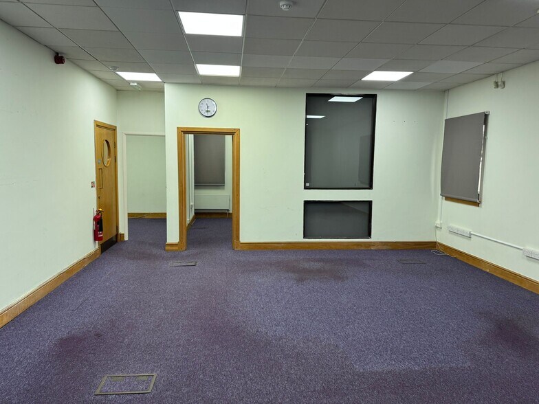 15 Southend Rd, Woodford Green à louer - Photo de l’immeuble – Image 2 sur 2