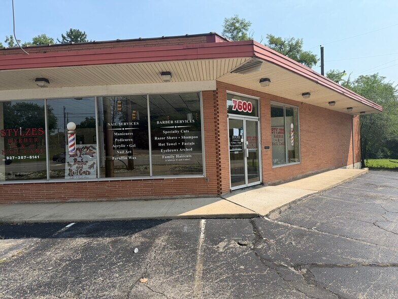 7600-7602 N Main St, Dayton, OH à vendre - Photo de l’immeuble – Image 3 sur 12