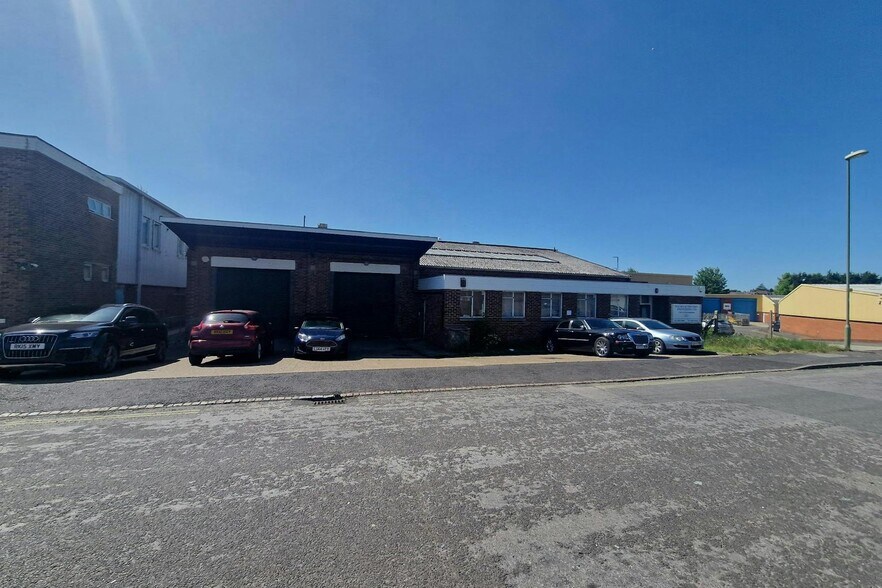 Lennox Rd, Basingstoke à vendre - Photo de l’immeuble – Image 3 sur 6