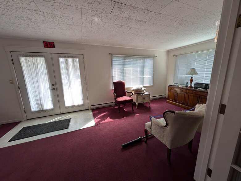 9 Main St, Ravena, NY à louer - Photo intérieure – Image 3 sur 11