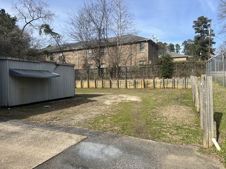 307 E Main St, Hallsville, TX à louer - Photo de l’immeuble – Image 1 sur 16