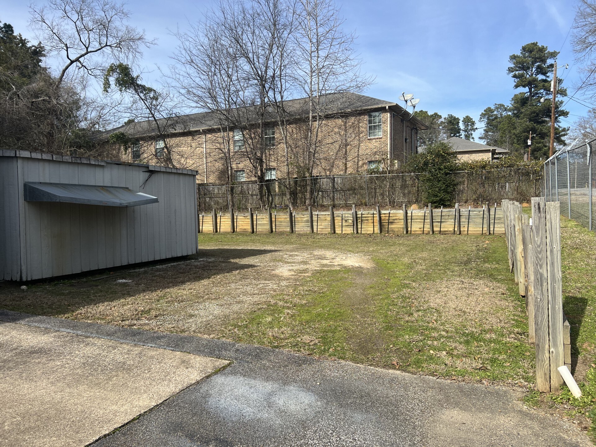 307 E Main St, Hallsville, TX à louer Photo de l’immeuble– Image 1 sur 17