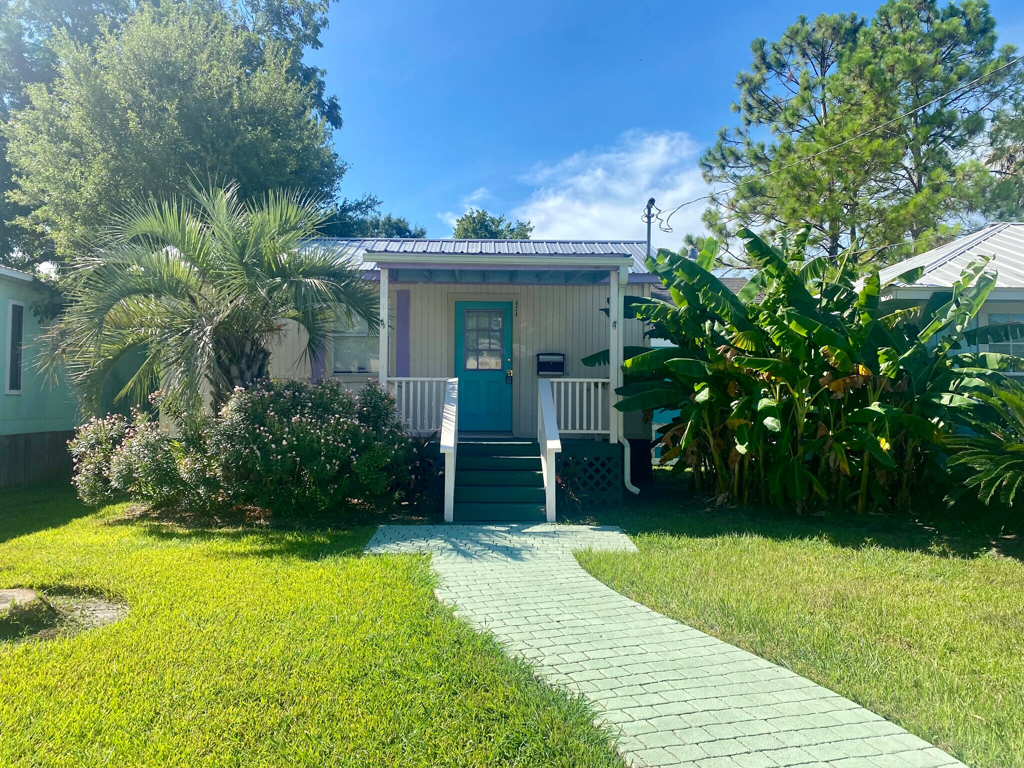 424 Grand Ave, Bacliff, TX à vendre Photo de l’immeuble– Image 1 sur 9