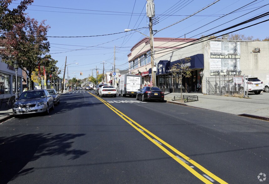 332-334 New Dorp Ln, Staten Island, NY à louer - Photo de l’immeuble – Image 3 sur 7