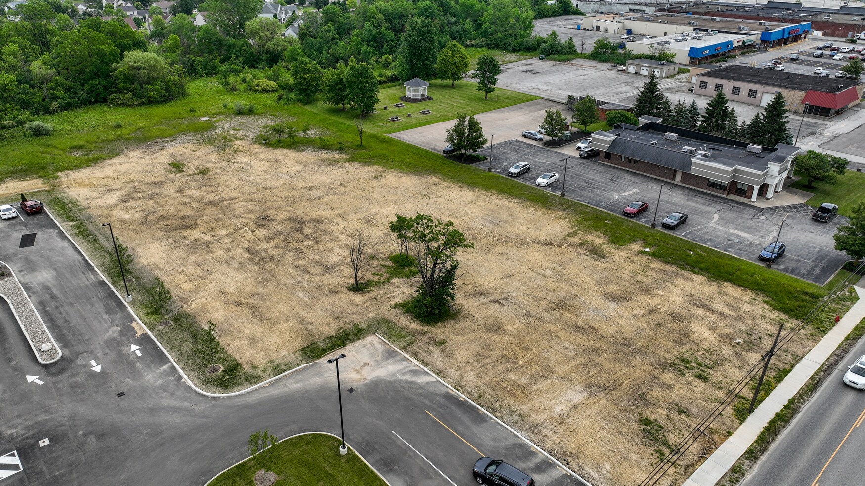 Pearl Road, Brunswick, OH à vendre Photo principale– Image 1 sur 17