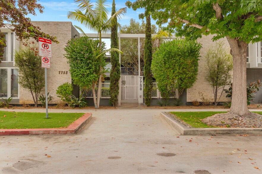 7758 W 91st St, Playa del Rey, CA à vendre - Photo de l’immeuble – Image 2 sur 15