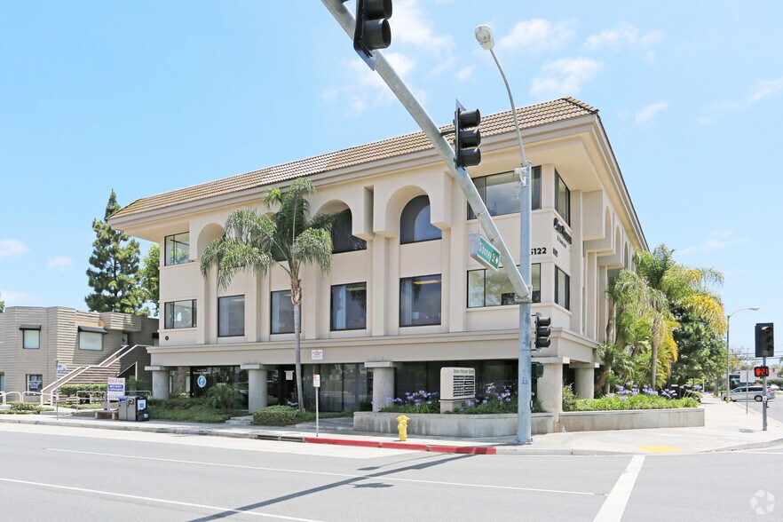 5122 Katella Ave, Los Alamitos, CA à louer - Photo de l’immeuble – Image 2 sur 5