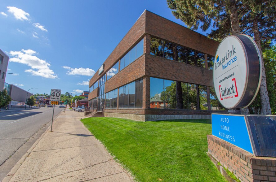 132 4 Ave SE, Medicine Hat, AB à louer - Photo de l’immeuble – Image 2 sur 2